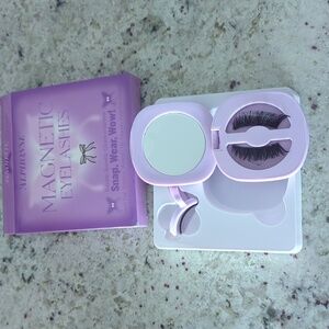 NEW in box magnetic lashes